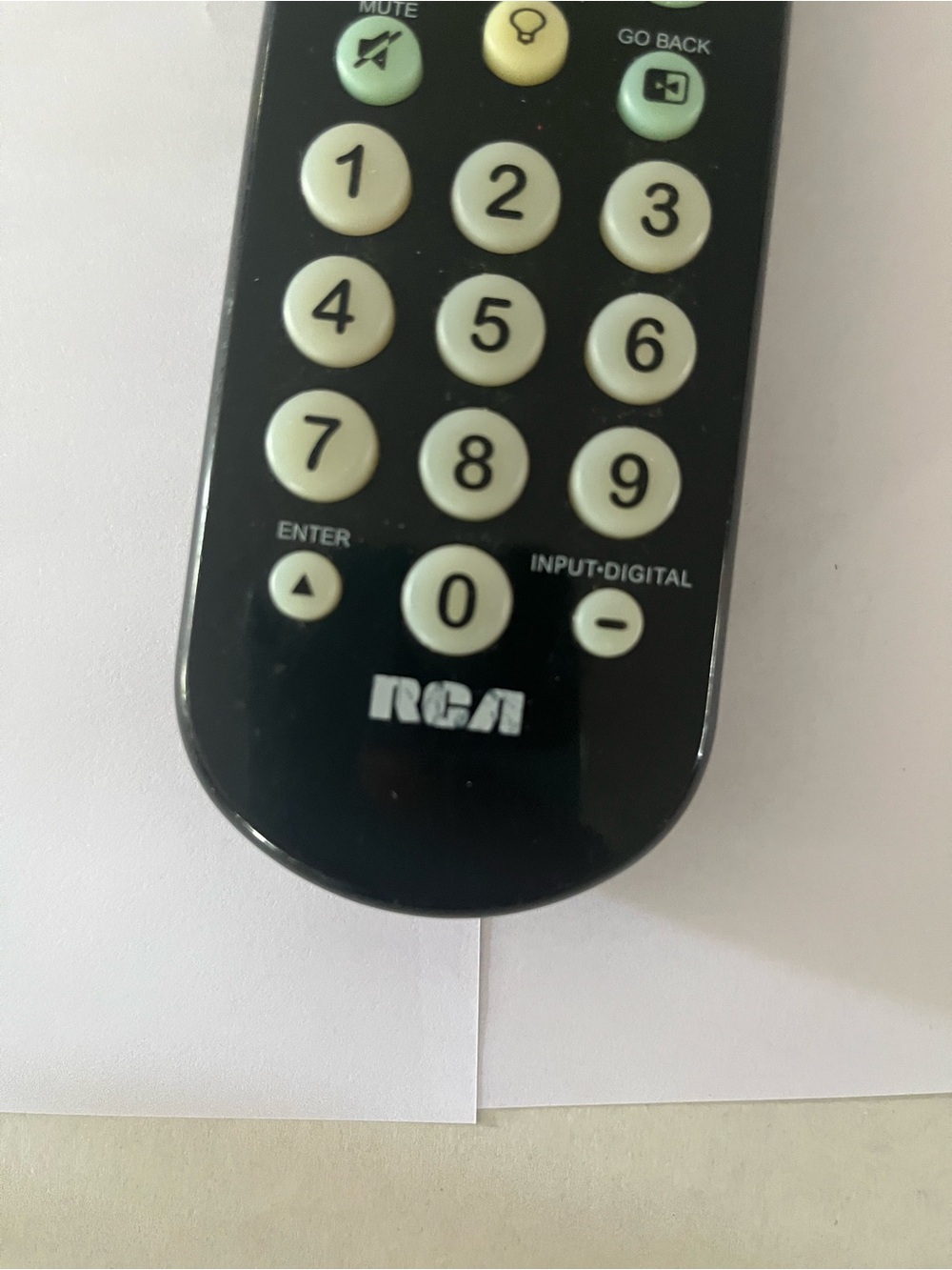 RCA 4-Device Universal Remote Control Glow Keypad Tested - Picture 5 of 9